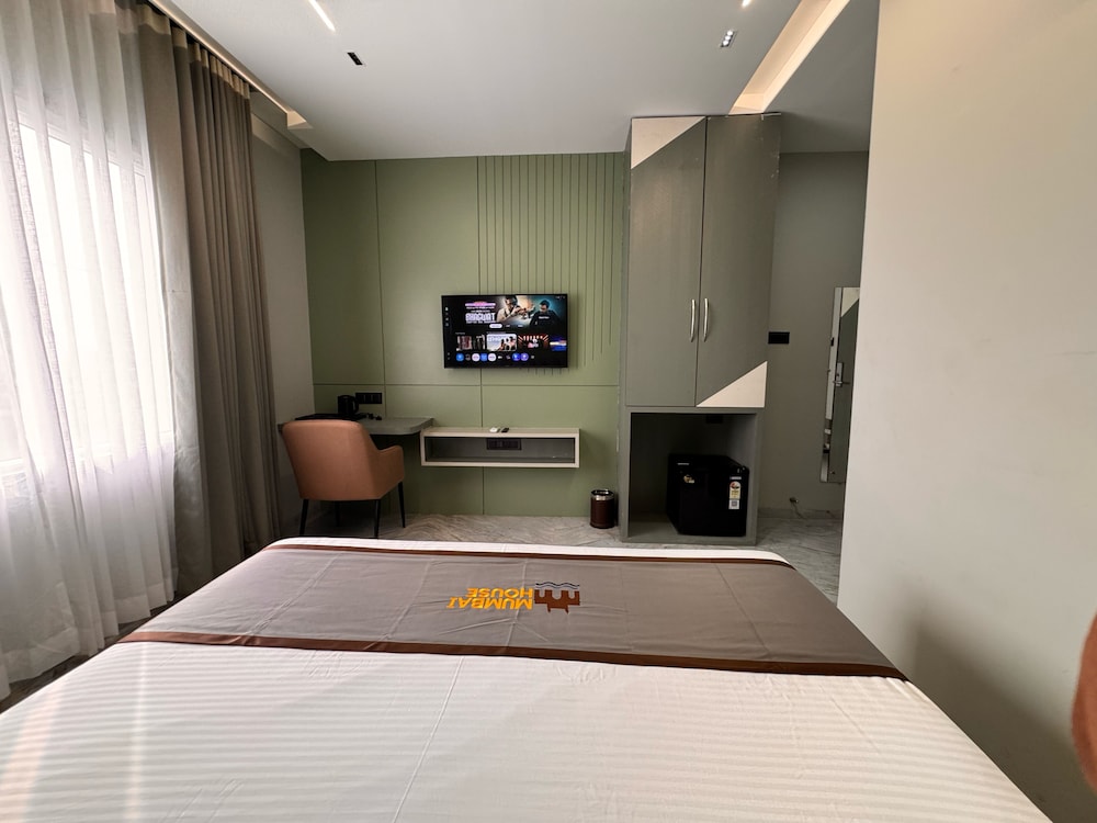 Hotel Mumbai House - Pithampur