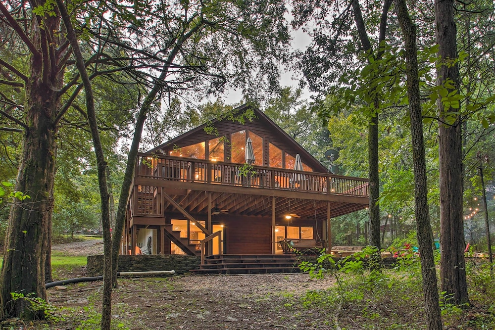 Waterfront Lake Dardanelle Home w/ Dock & Fire Pit view 2