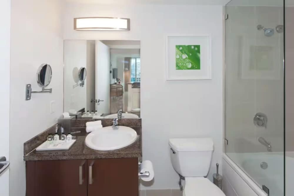 Arya Residences & Suites