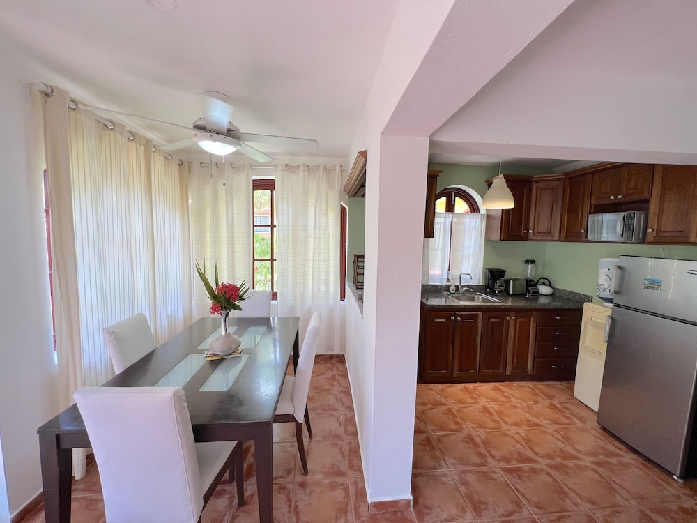 Los Corales Tropical Beach Resort & SPA