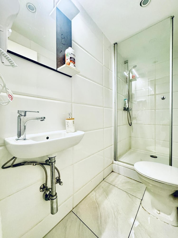 Bright Studio Stay Apt Near Rathausplatz