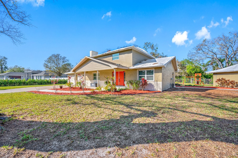 The Perfect Family Retreat w Pool and Games