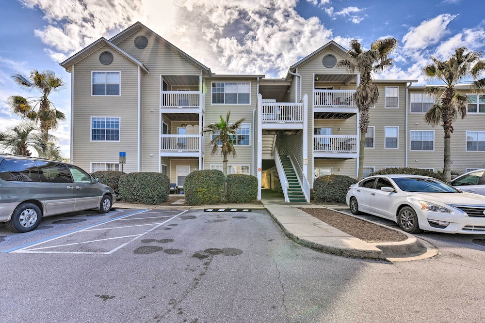 Destin Condo w/ Pool Access - Walk to Beach! view 4