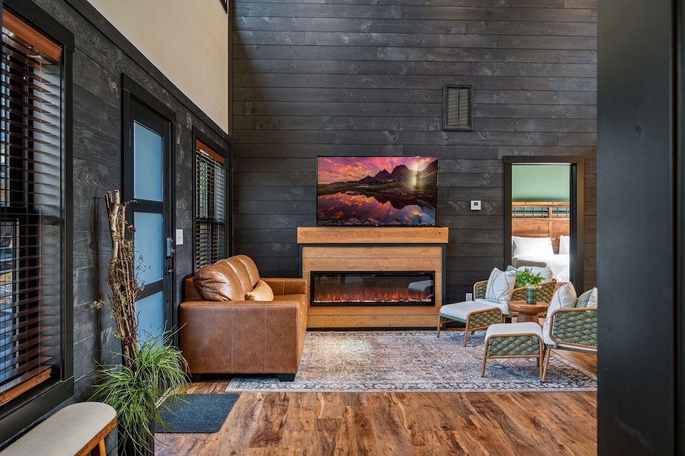 Game Room-hot Tub-10 Mins to Downtown Gatlinburg