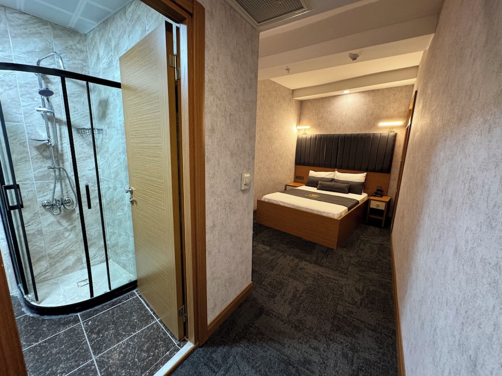 E5 Park Hotel - Image 37