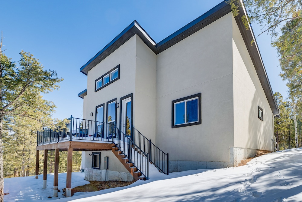 Modern Florissant Mountain Retreat w/ Deck & Grill
