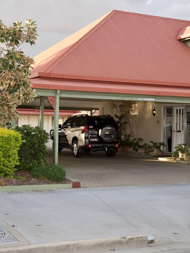 Pioneer Motel