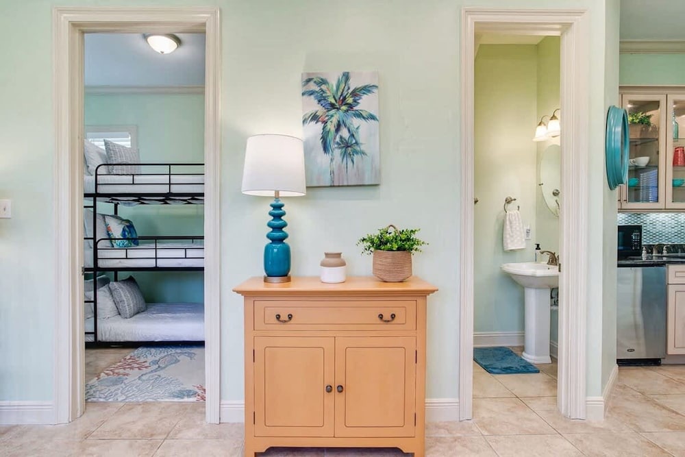 Beach Walk Retreat Heated Pool Golf Views Main Guest House Sleeps 15