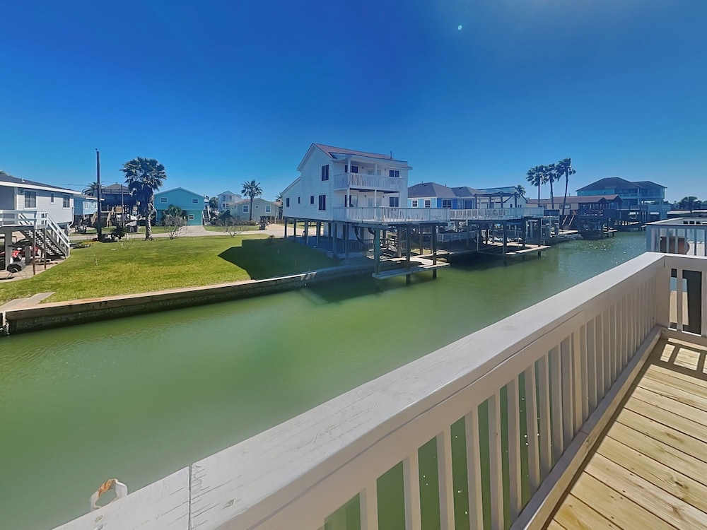 Bayview Cottage by Ryson Vacation Rentals