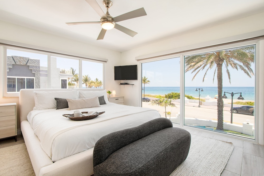 Sea Breeze by Avantstay Across From Fort Lauderdale Beach! Pool, Out Door Dining, Fire Pit! - Image 2