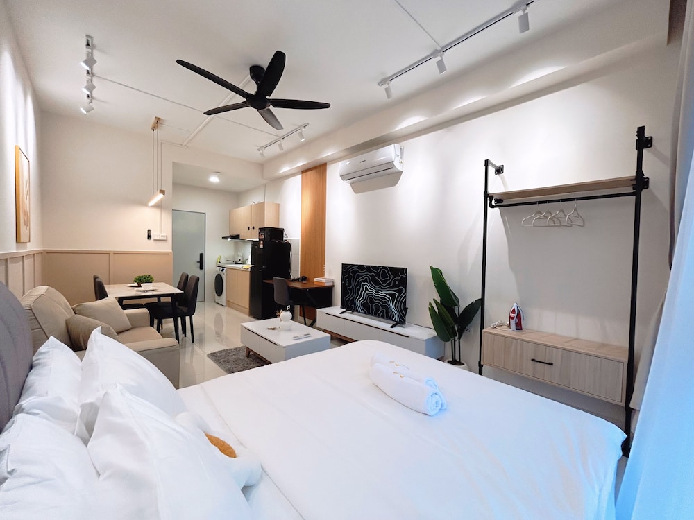 Majestic Residence by Manhattan Group