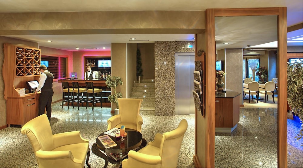 Hotel Momento - Özel Sınıf - Image 26