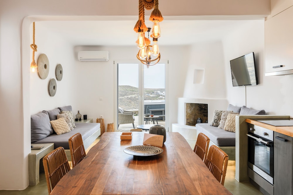 Mykonist Merchia Beach Villas & Suites