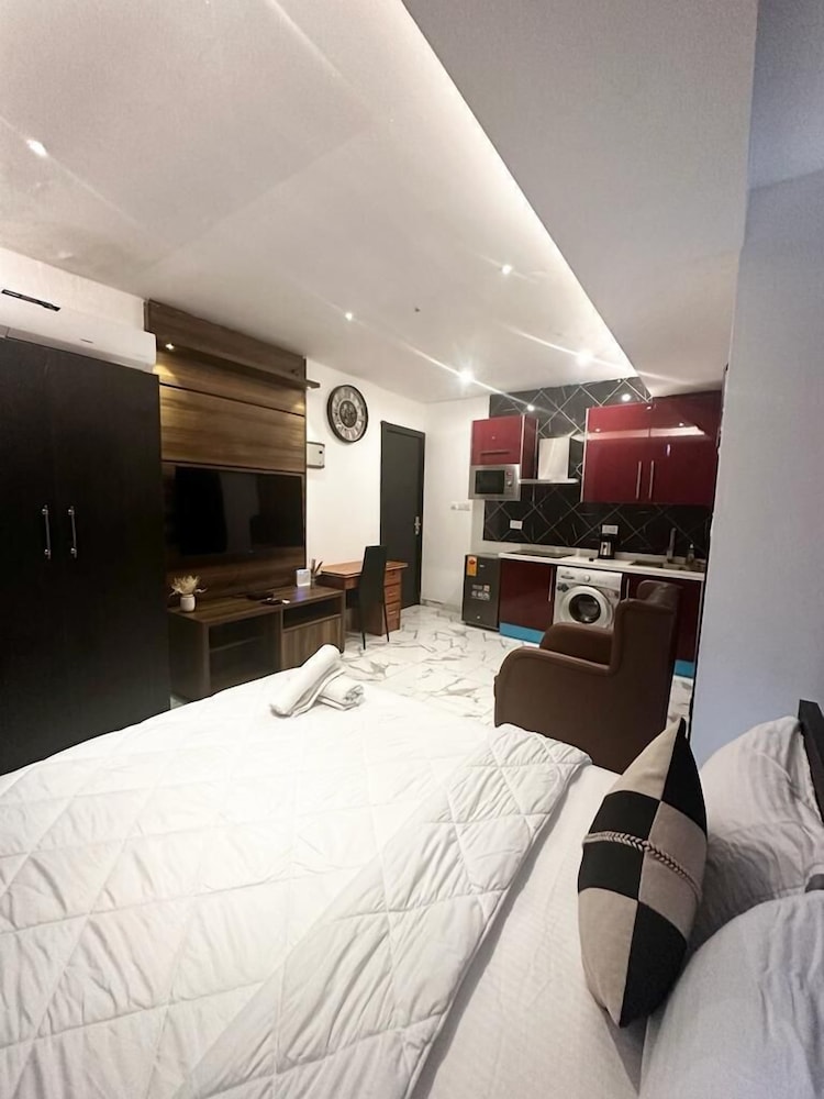 Apex Suite view 2