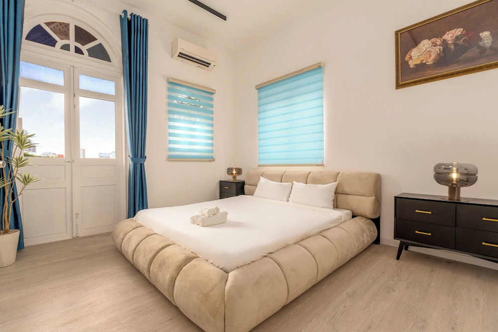 Lux white villa 9 Bedrooms