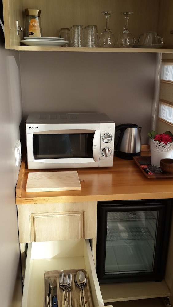 Galatolia Suites - Image 100