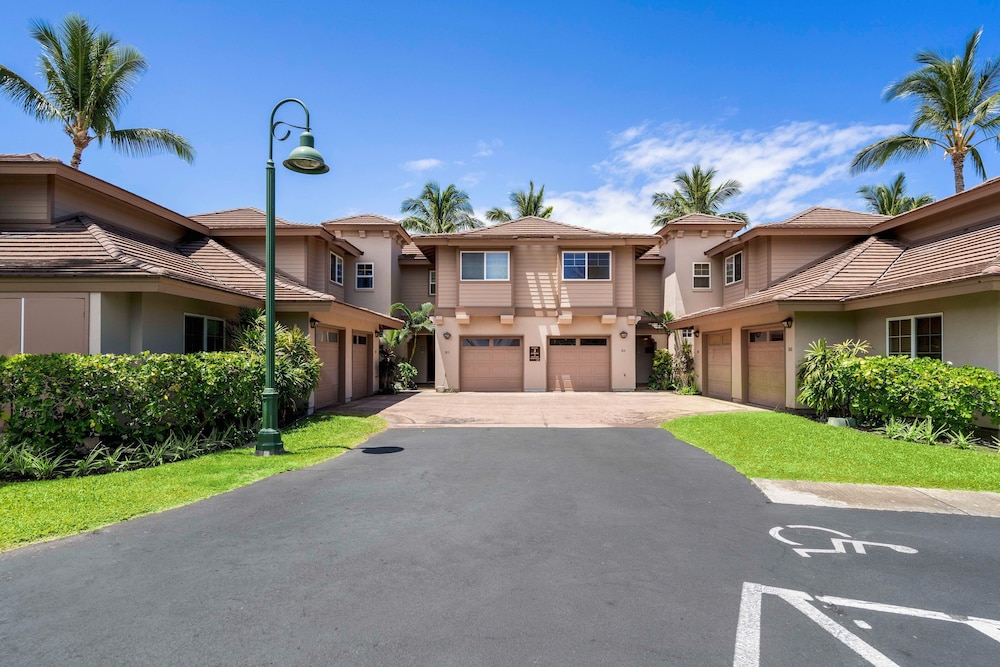 Spacious Top-floor Villa With Stunning Views - Walk to A-bay, Dining & Shops! - Vrkcv