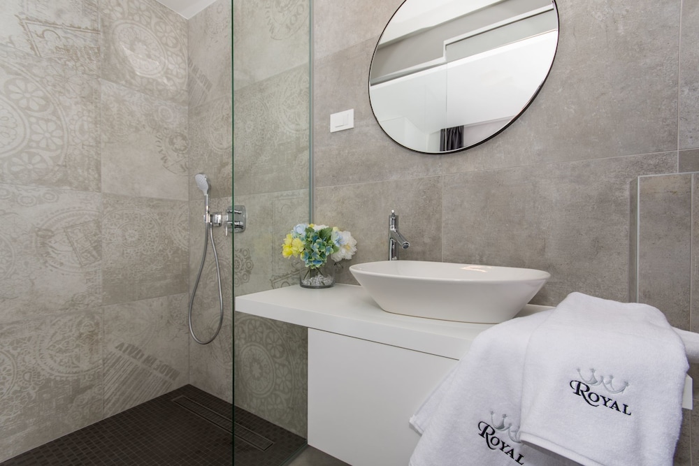 Luxury Apartments Royal M with Pool