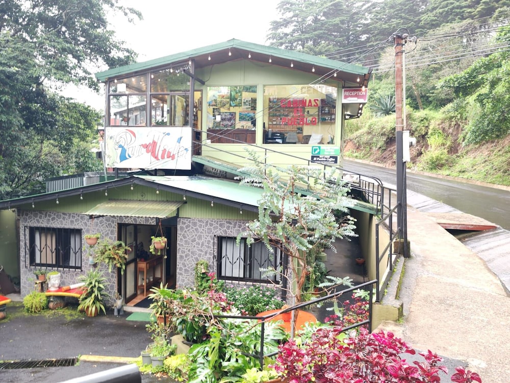 Cabinas El Pueblo - Hostel