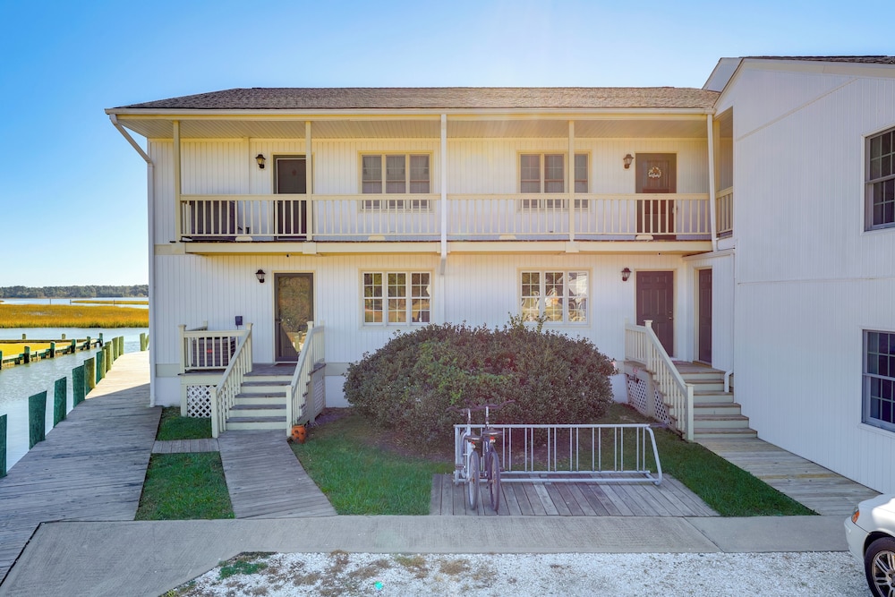 3 Mi to Beach: Waterfront Condo in Chincoteague! view 2
