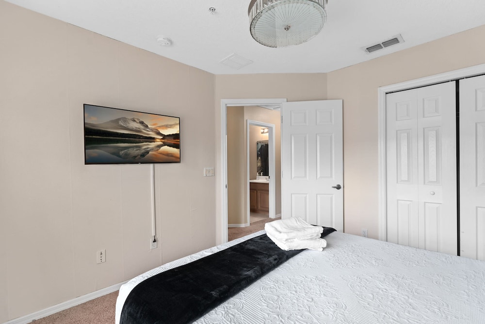 Super Fly- Movie Loft w Recliners Near Disney