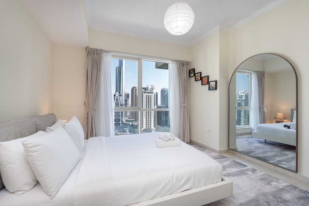 Luxury in Dubai Marina s 1 Bed That Sleeps 2