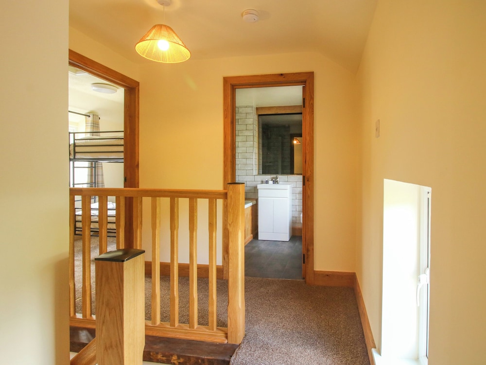 1 Clarkes Lane
