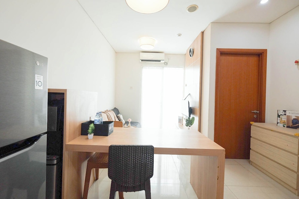 Good Location 2Br Apartment At Woodland Park Residence