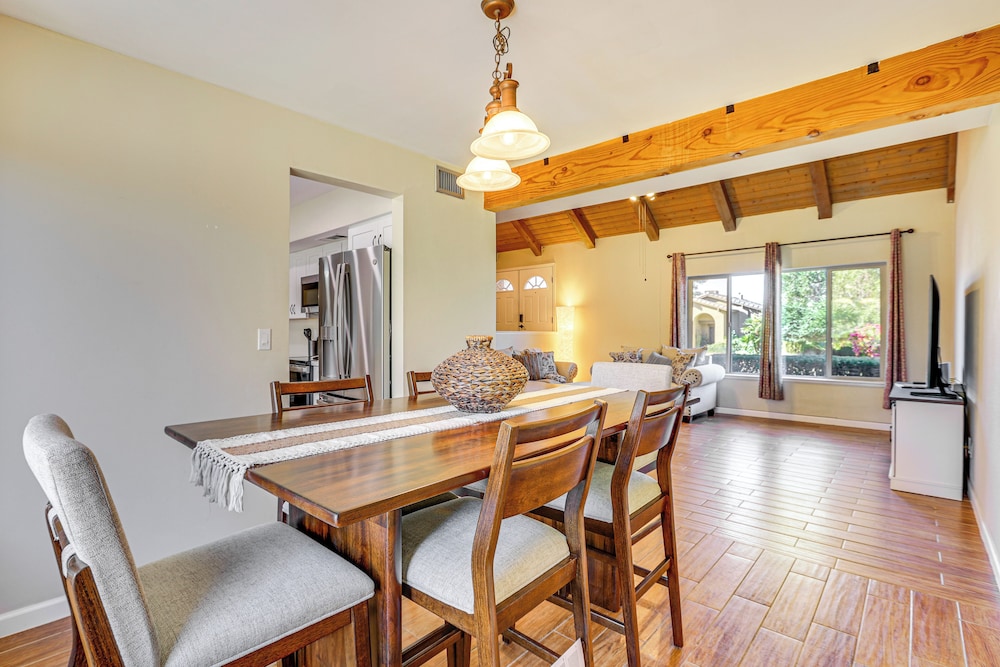 Hike, Golf & Explore: Large Phoenix Home w/ Grill