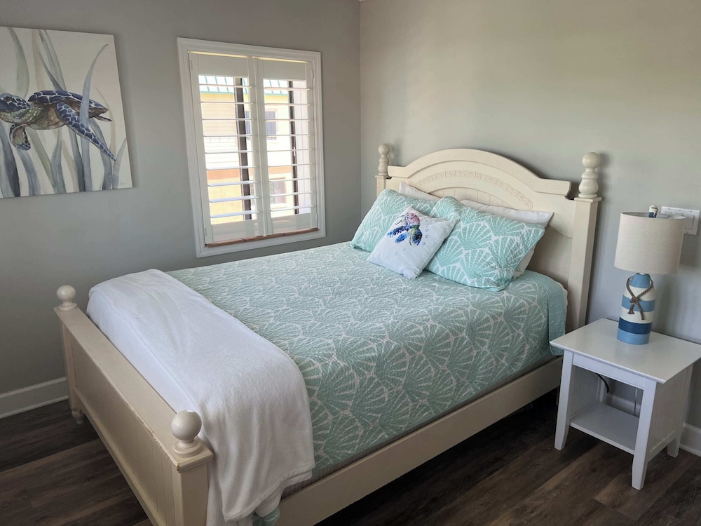 Ocean Bliss: 3BR Mod Haven, St. Aug