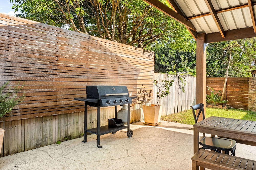 2-bed Beach Escape With Courtyard