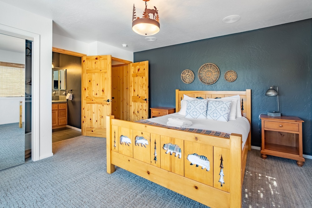 Endless View Lodge by Avantstay Incredible Views Close To Bear Mountain Ski Resort w Hot Tub