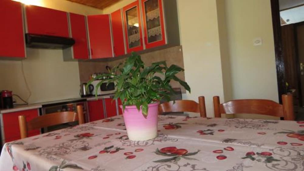 Serene Barbat Escape With Just Minutes From the Beach