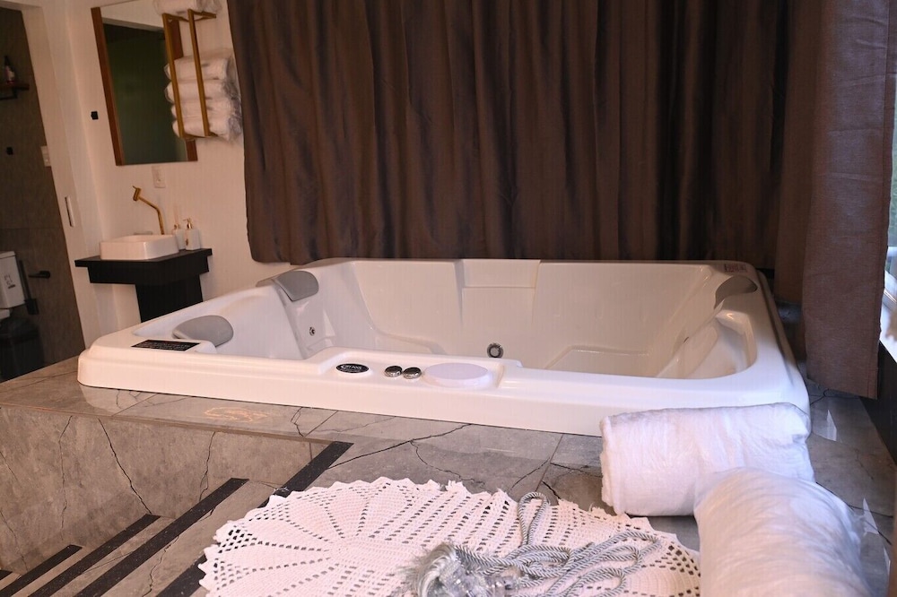 Cabana Pet Friendly com Hidro e Churrasqueira