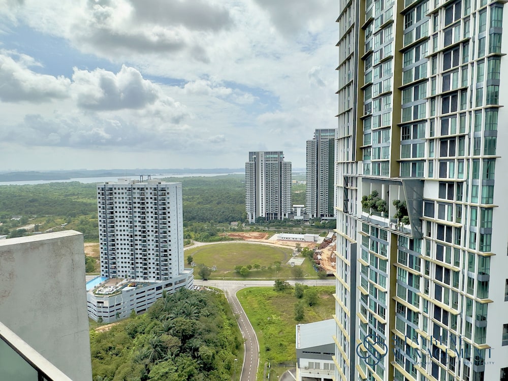 Grand Medini Residence by Stayrene
