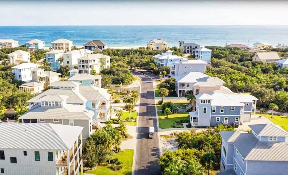 Gulf Shores Hideaway Walk to Waves Pool Golf Views