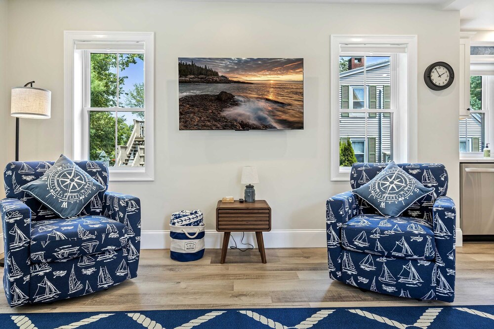 Bourne By The Beach Beautiful Home for 6 Near Shops and the Shore