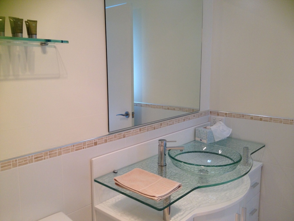 Montville Suites