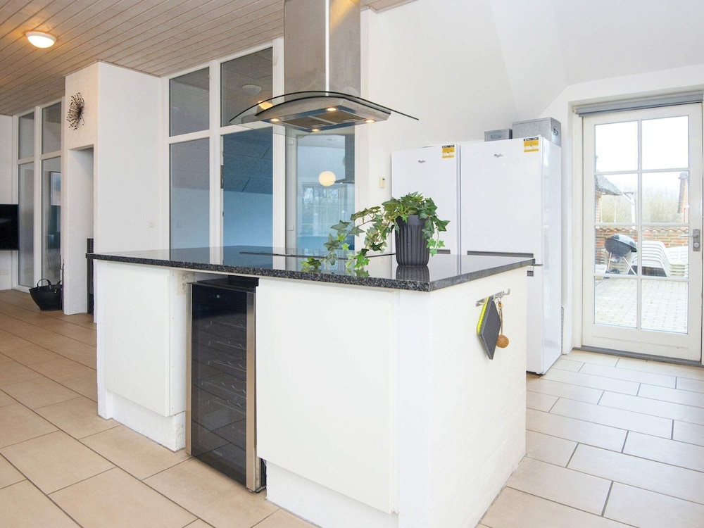 18 Person Holiday Home in Ulfborg view 4