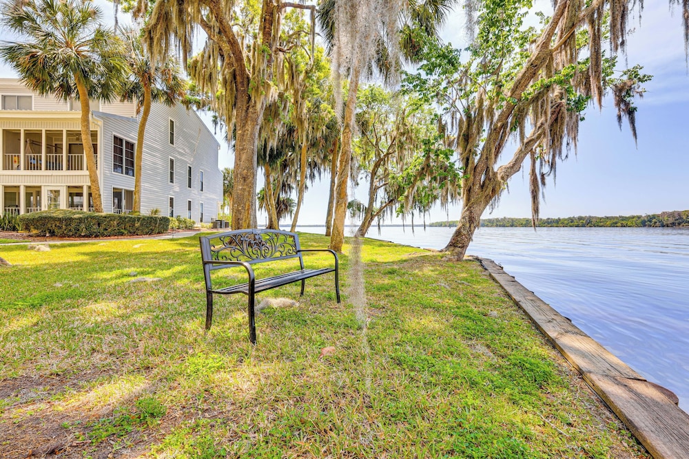 St Johns River Retreat in Welaka w/ Dock Access