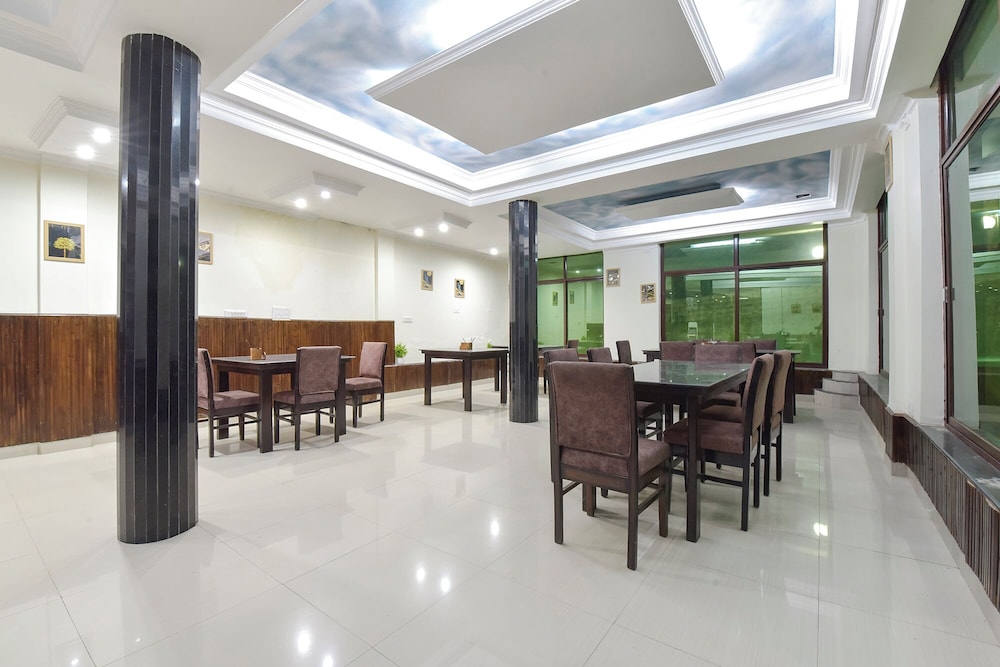 Fabhotel Burans Residency