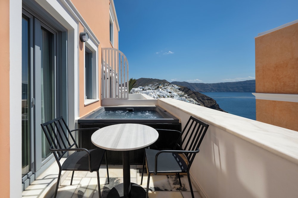 ArmonOia Suites