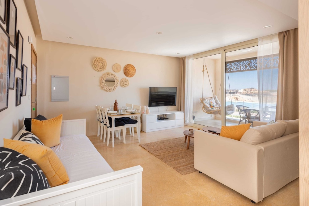 Xuru Stays I Sparky & Summery 2 BDR @ Mangroovy Free Beach & Pool Access