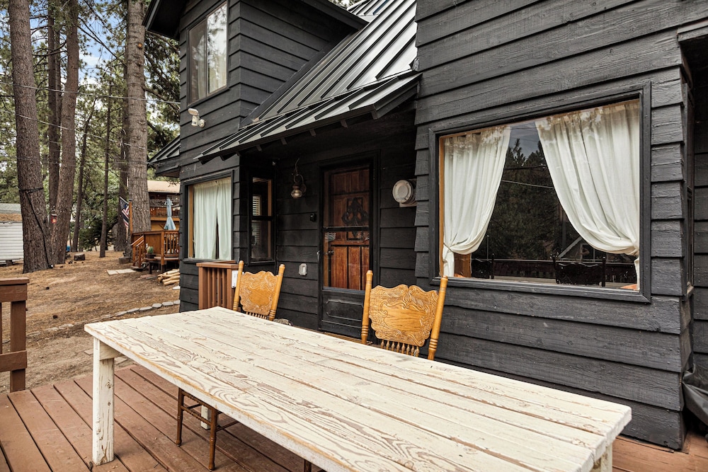 Pineland Getaway Serene Escape