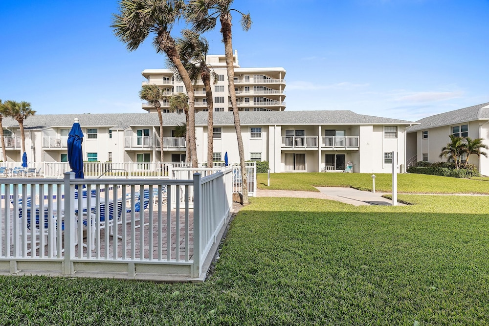 Colony Beach Club 121