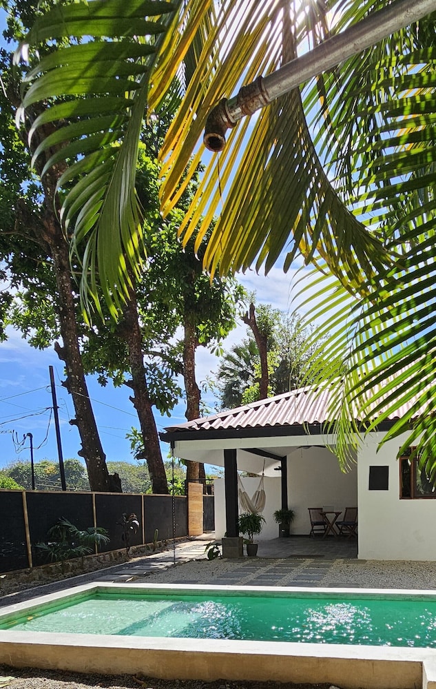 Zoa Villas - 2 minutes to the beach