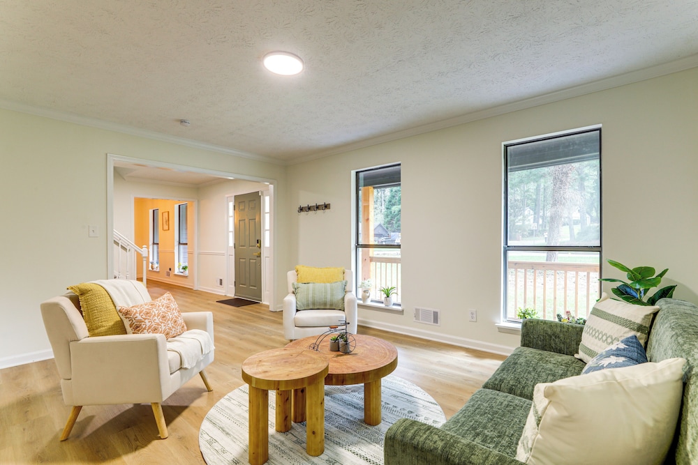 5 Mi to Stone Mountain: Lakefront Family Home