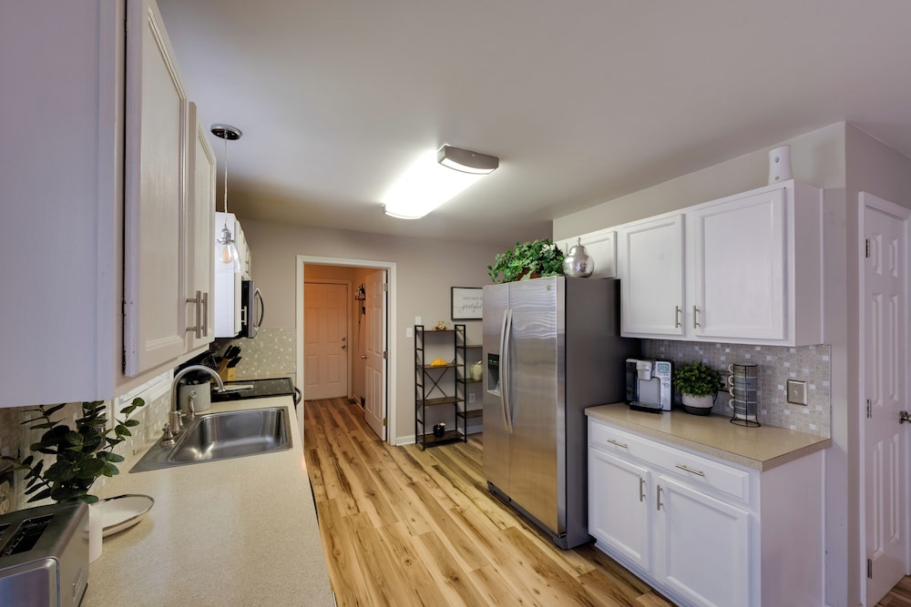 Walk to Dtwn Milton: Spacious Family Home w/ Yard