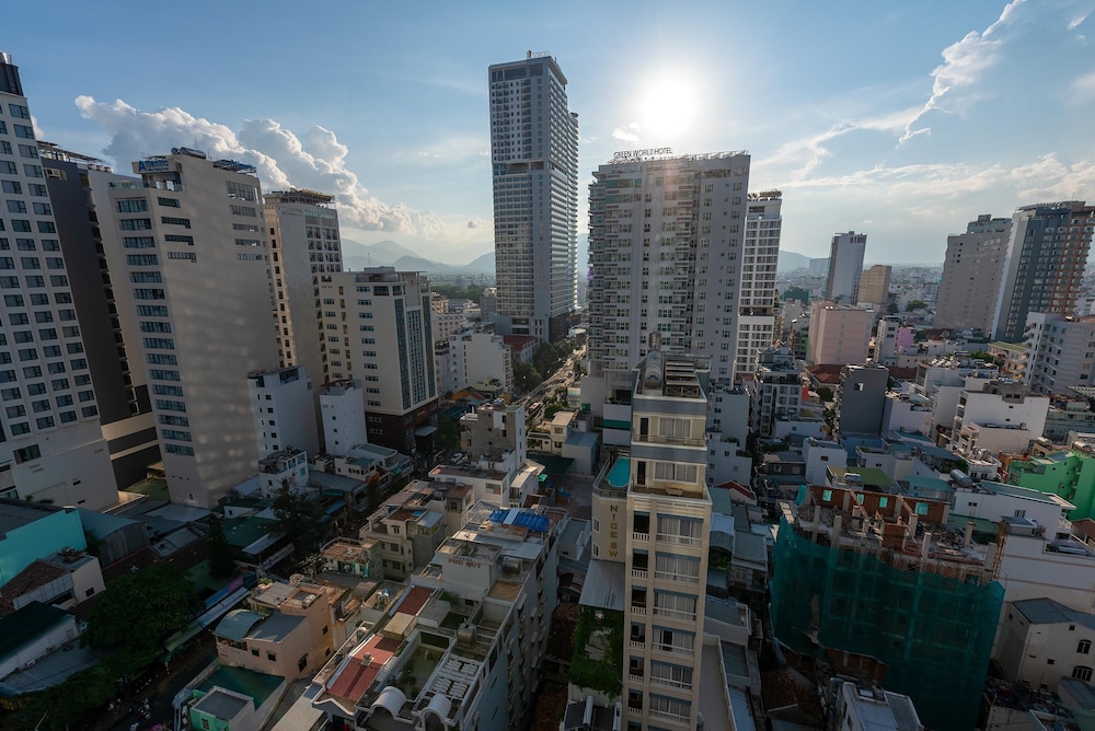 Lahome Retreats' Nha Trang Bay Apartments view 3