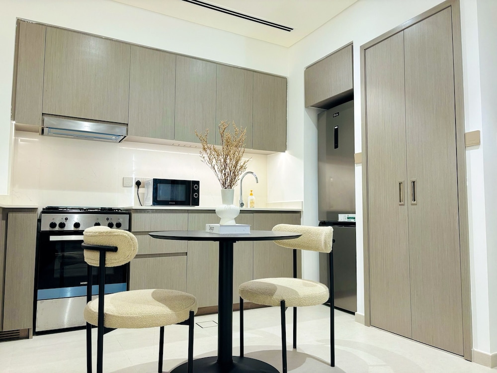 Luxury 1BR 5 star Apt Burj Khalifa View